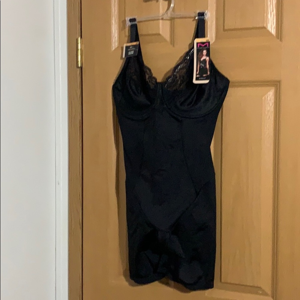 36DD Maidenform shapewear